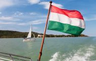 Szálljon vízre a magyar tengeren!